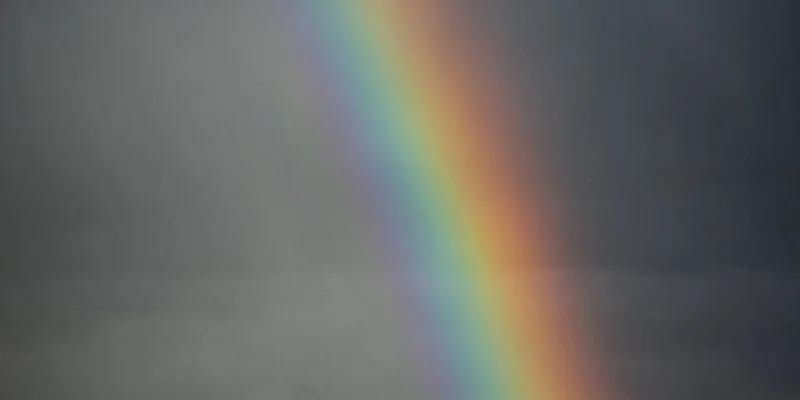 Combien de couleurs possède un arc-en-ciel ?