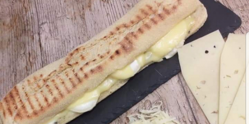 Le panini 3 fromages chez Sucré Salé Les Herbiers