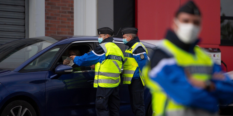 «Clignovirus» : Les gendarmes alertent sur le mal qui frappe certains automobilistes