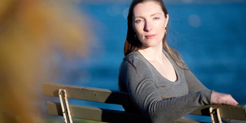 La femme qui fait trembler l'homme le plus riche au monde