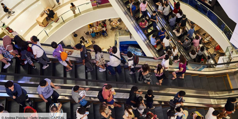 Le cliché très polémique d’une galerie commerciale d’Auchan bondée