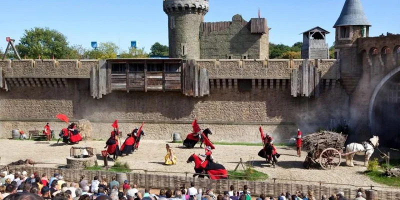 Puy du Fou : chats dévorés par les rapaces, daim cuit au barbecueâ¦ des employés dénoncent des maltraitances animales