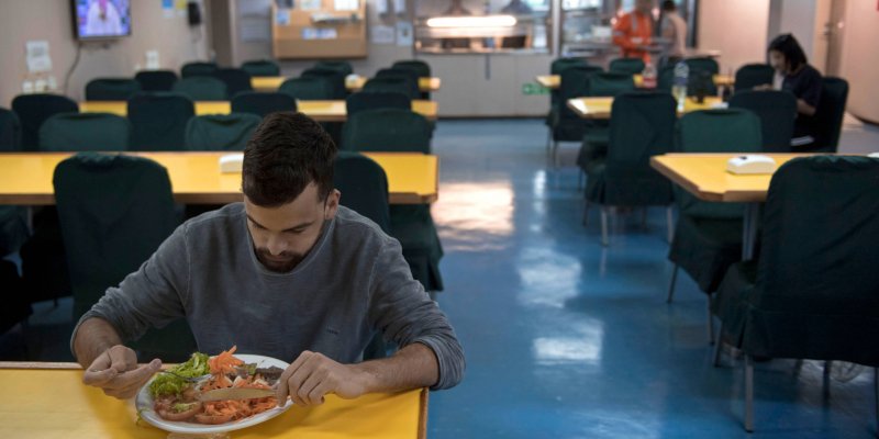 Covid-19 : un décret assouplit la réglementation sur les repas en entreprise