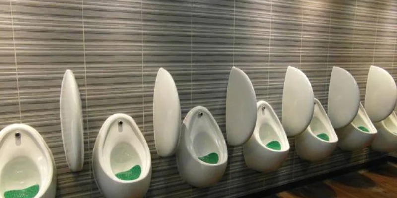 Elles inventent un urinoir pour femmes pour réduire l'attente aux toilettes