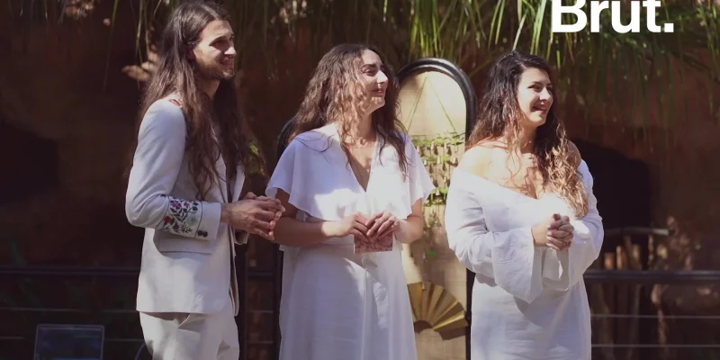 Ils se sont dit oui : le quotidien d'un mariage à trois | Brut.