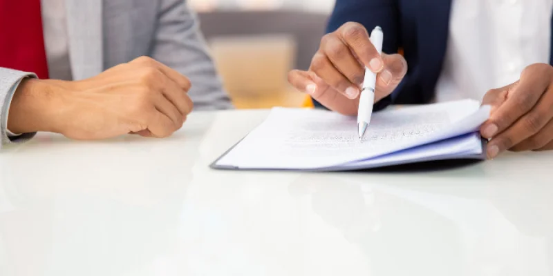 Requalification de CDD en CDI : Résumé des fondements, action prud'homale et demandes à formuler | Aurélie Arnaud, avocat en droit du Travail Paris 8