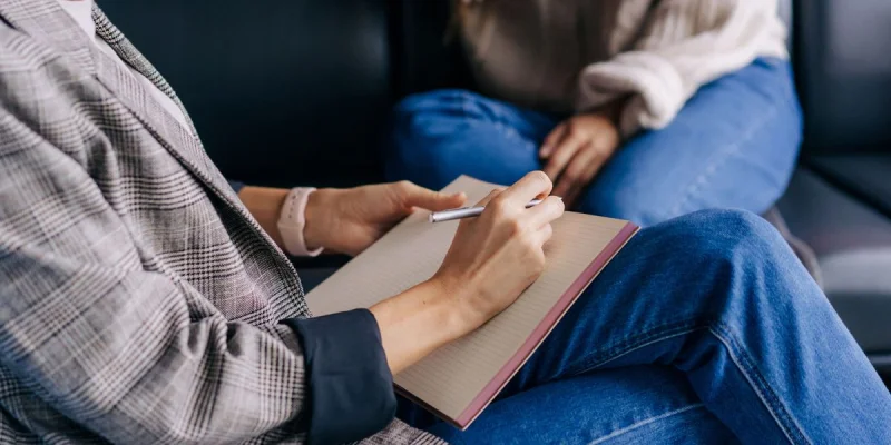Je suis psychologue voici les 6 traits insoupçonnés des parents toxiques avec leurs enfants