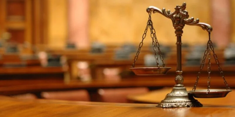 Cholet. Les deux jeunes qui avaient agressé un homme à coups de couteau place Travot condamnés