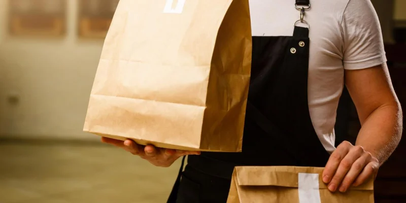 Vous commandez ? Les restaurants qui ne sont qu'en livraison ou à emporter ont désormais l'obligation de vous donner cette info