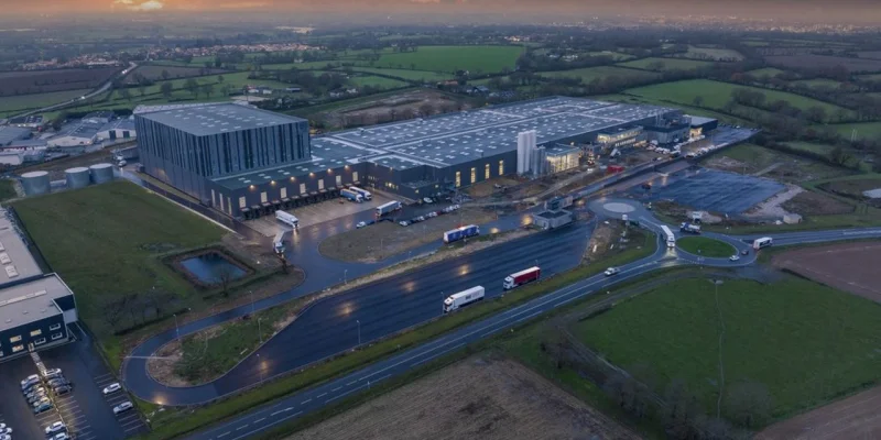 L'Abeille s'installe dans son usine XXL de Cholet