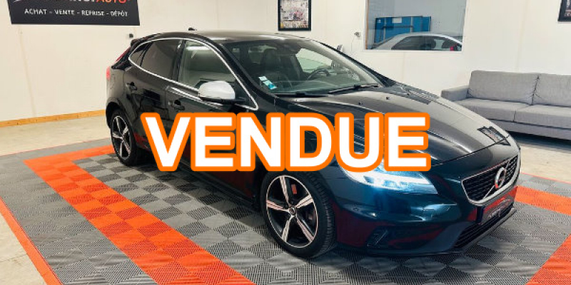 Volvo V40 2.0 D3 150 Geartronic R-Design + ENTRETIEN VOLVO + TOIT PANORAMIQUE + ATTELAGE