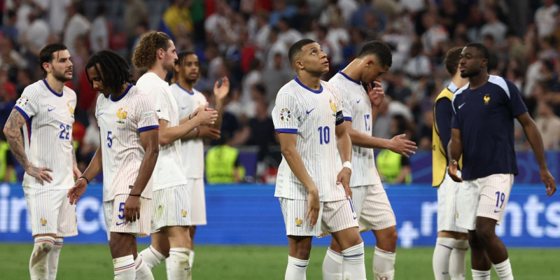 Espagne-France (2-1) : les Bleus renversés et éliminés aux portes de la finale de l'Euro | TF1 INFO