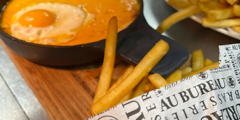 Découvrez la carte Au Bureau : cuisine conviviale, gourmande et à partager...ou pas !