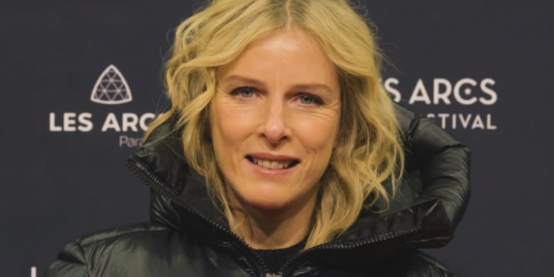 Karin Viard victime d’un accident de ski aux Arcs, les nouvelles sont rassurantes !