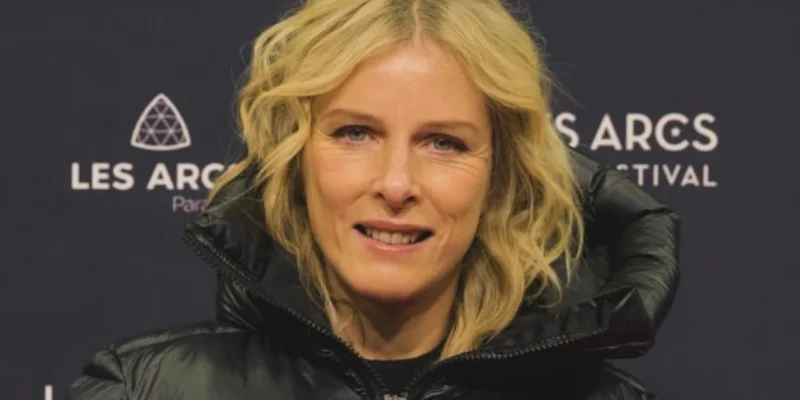 Karin Viard victime d'un accident de ski aux Arcs, les nouvelles sont rassurantes !