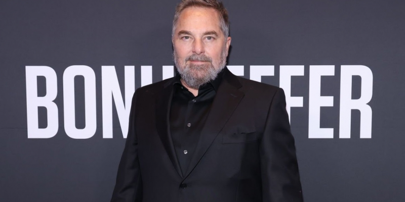 Interview avec le cinéaste Américain Todd Komarnicki pour L'Espion de Dieu