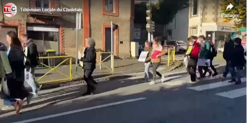 La Mission Locale du Choletais était dans la rue ce matin.