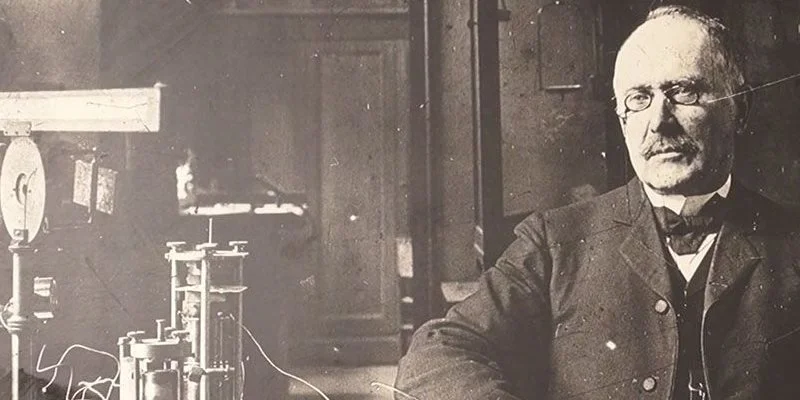 «Grâce à lui, nous sommes capables de communiquer dans le monde entier» : Édouard Branly, le père fondateur de la communication moderne