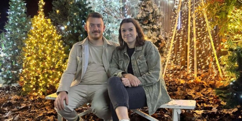 « On adore l'esprit de Noël » : à Cholet, un couple décore sa maison avec 1,2 km de guirlandes !