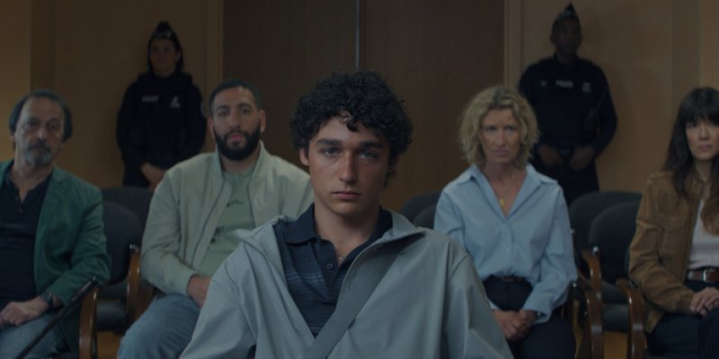 Alexandra Lamy initie une marche de réinsertion, Interview du cinéaste Yann Samuell pour Compostelle