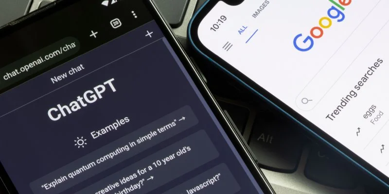 Face à Google Search, ChatGPT progresse et devient le nouveau point d'entrée vers le web