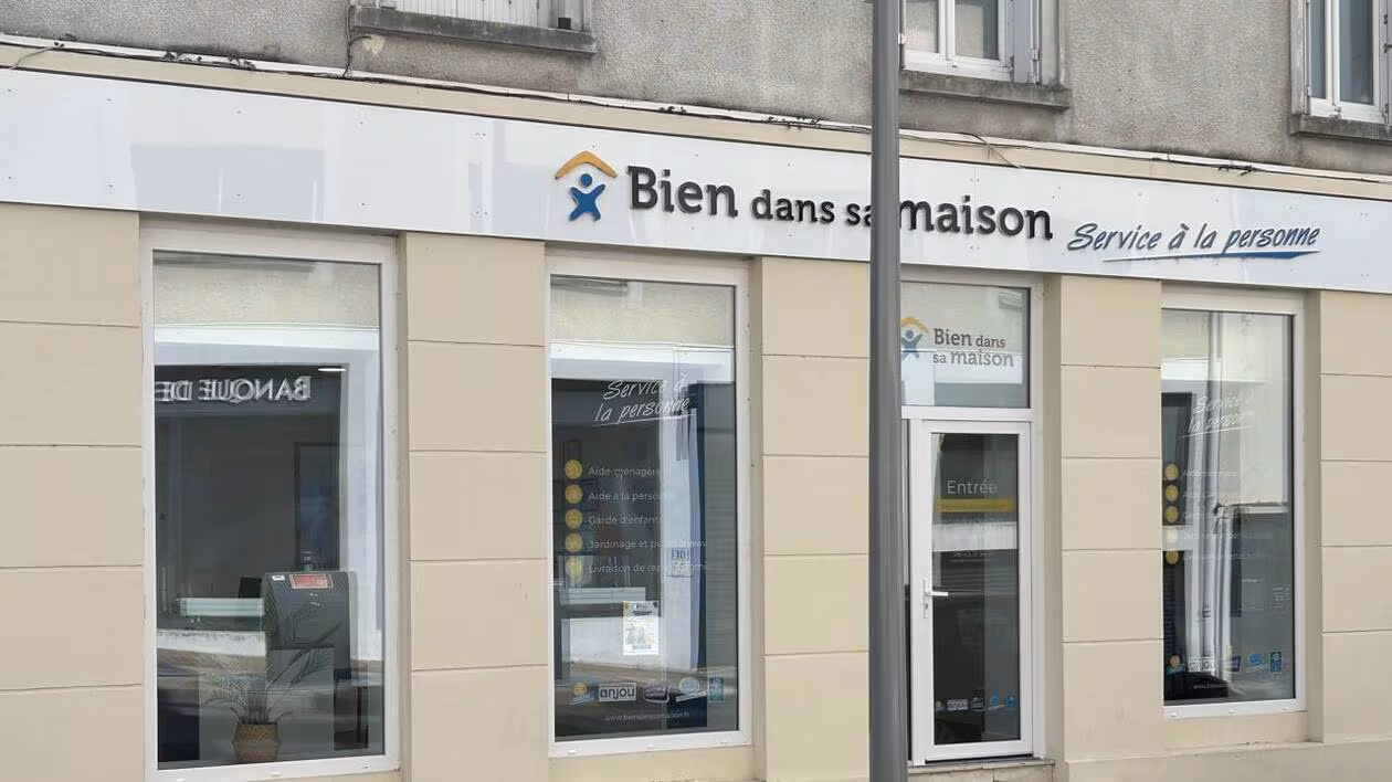 « Faut-il nous déplacer à nos frais ? » : face aux prix des carburants, des aides à domicile et leur employeur inquiets