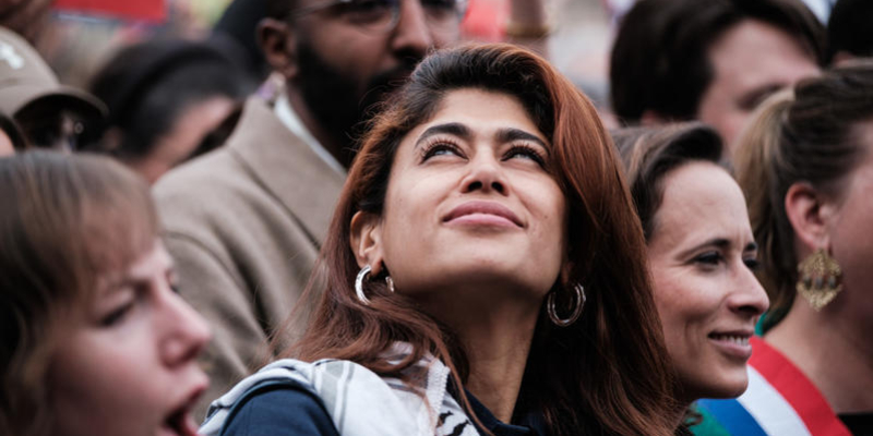 Flottille de la liberté : Rima Hassan et Tiago Ávila placés à l'isolement, François Bayrou réfute le terme d'« otage » et provoque un tollé