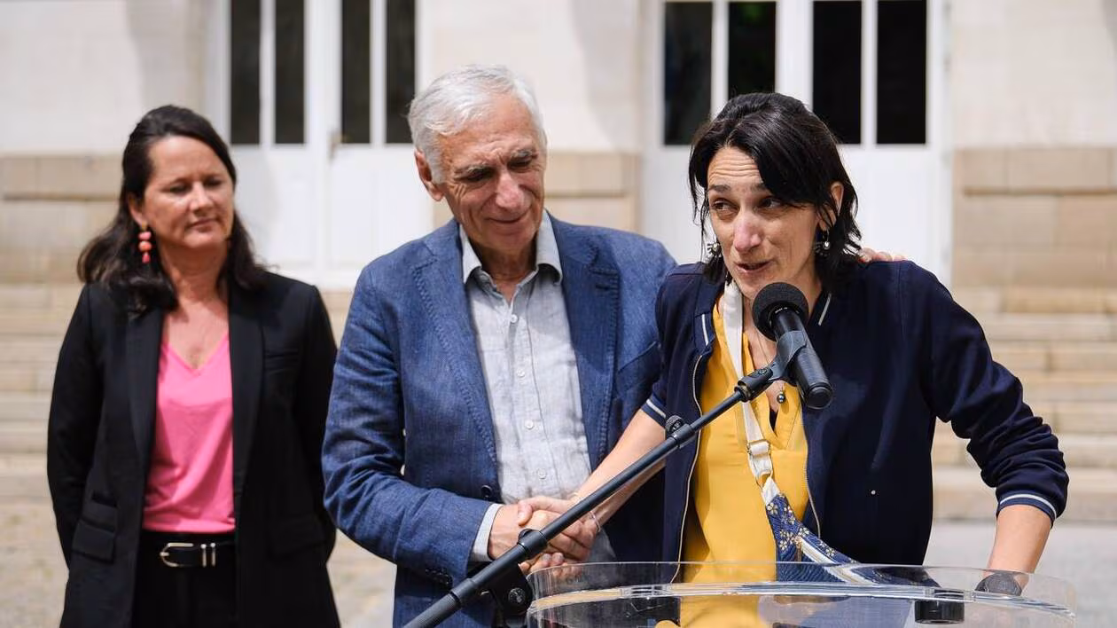 Le portrait de Jacques Paris et Cécile Kohler, ex-otages d’Iran, a été retiré des grilles de l’hôtel de ville de Nantes
