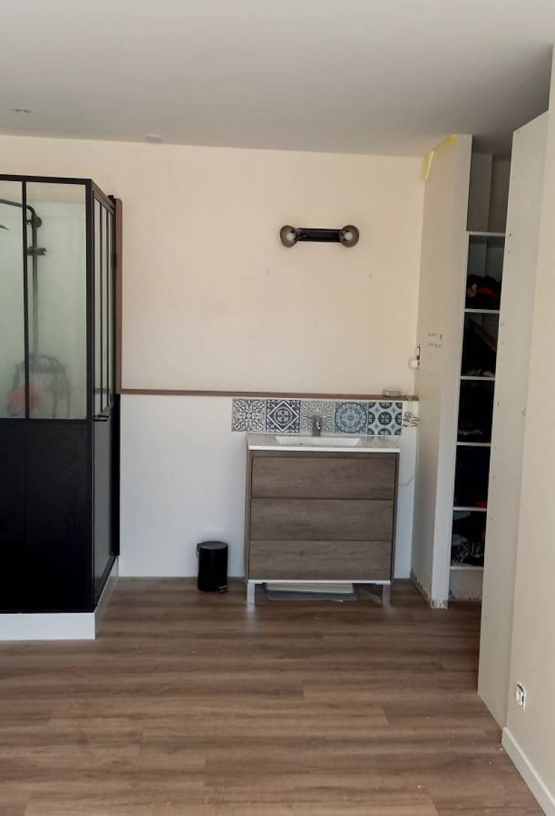 Peintre décorateur Cholet : peinture intérieure et peinture extérieure