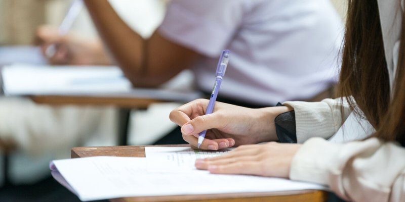 « On peut parler de véritable effondrement » : les professeurs du supérieur face aux copies truffées de fautes