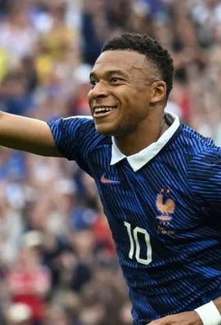 France-Irak offre à M6 une excellente audience malgré l’interminable interruption du match