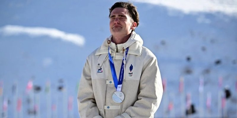 Premiere médaille française des JO 2026 : Mathis Desloges, médaille d’argent en ski de fond