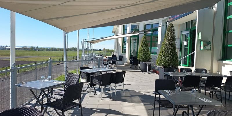 Restaurant Côté Piste à Cholet : ça y est, la terrasse est ouverte !