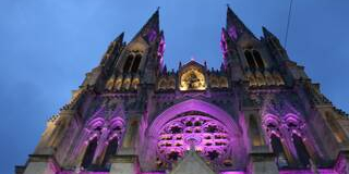 Cholet. L’église Notre-Dame illuminée en rose contre le cancer du sein