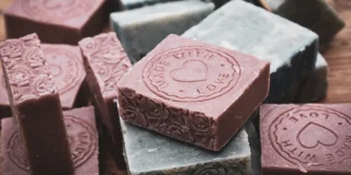 Des cosmétiques dangereux ? Certains produits toxiques seraient visibles dans les compositions