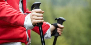 La marche nordique, une gym vivifiante