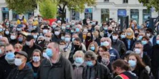 À Cholet, près de 500 personnes rendent hommage à Samuel Paty