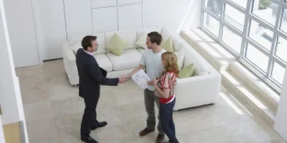Reconfinement : les visites de logements seront-elles autorisées ?