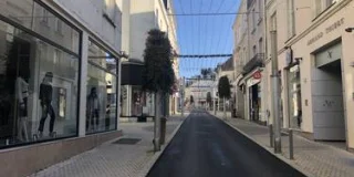 Confinement à Cholet. Elle crée une page sur Facebook en soutien aux commerçants