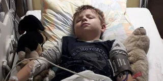 Que celui qui pense que le coronavirus est une belle foutaise vienne voir mon pauvre petit garçon