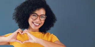 Faut-il vraiment s'aimer pour aimer les autres ?