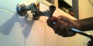 Changer un joint de robinet - Astuce plomberie: Conseil bricolage joint de robinet