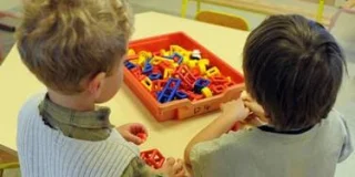 Mon fils m'a confié que sa maîtresse l'étranglait » : des parents déposent plainte à Cholet