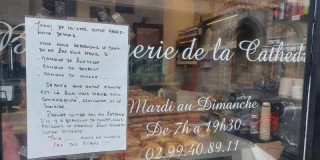 "Merci de laisser votre agressivité dehors... Nous ne sommes pas des robots"