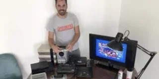 Près de Cholet, ce passionné de jeux vidéo répare les vieilles consoles depuis près de vingt ans