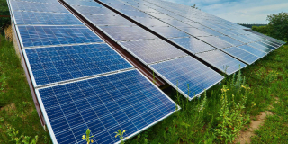 Panneau solaire photovoltaïque sur sol à Cholet