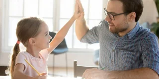 "Je suis psychologue pour enfant et voici pourquoi l'éducation positive, ça ne marche pas"
