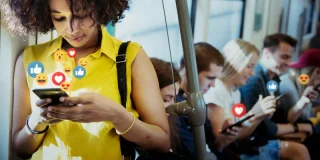 Réseaux sociaux : quels usages favorisent le bien-être ?