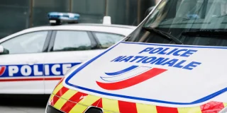 Un influenceur condamné pour avoir laissé son bébé mourir de faim