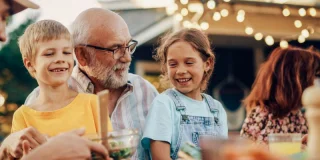 Grands-parents : vos droits légaux envers votre famille
